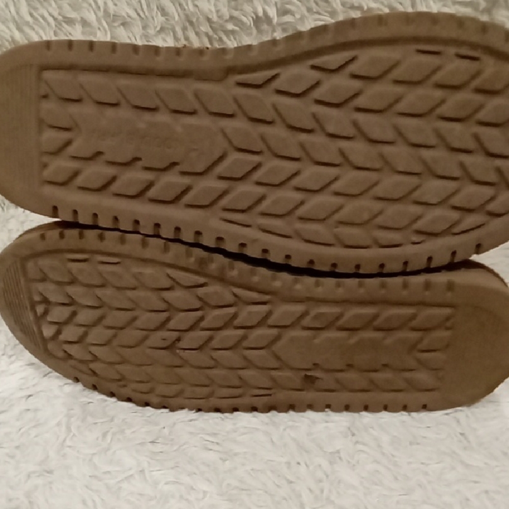 Koolaburra By Ugg Brown and Cream Winter Boots with Bows - Picture 6 of 6